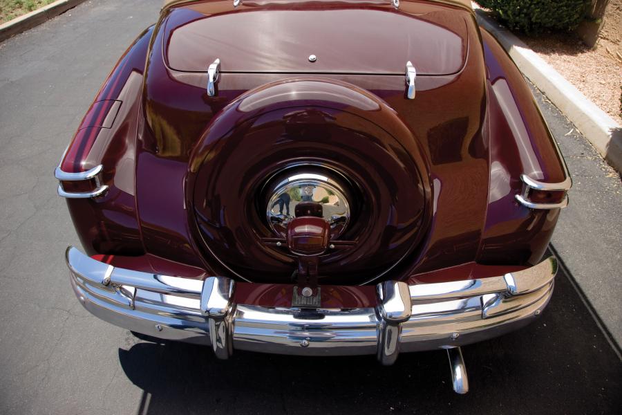  Lincoln Continental Convertible 1946 года  (фото 4 из 9)